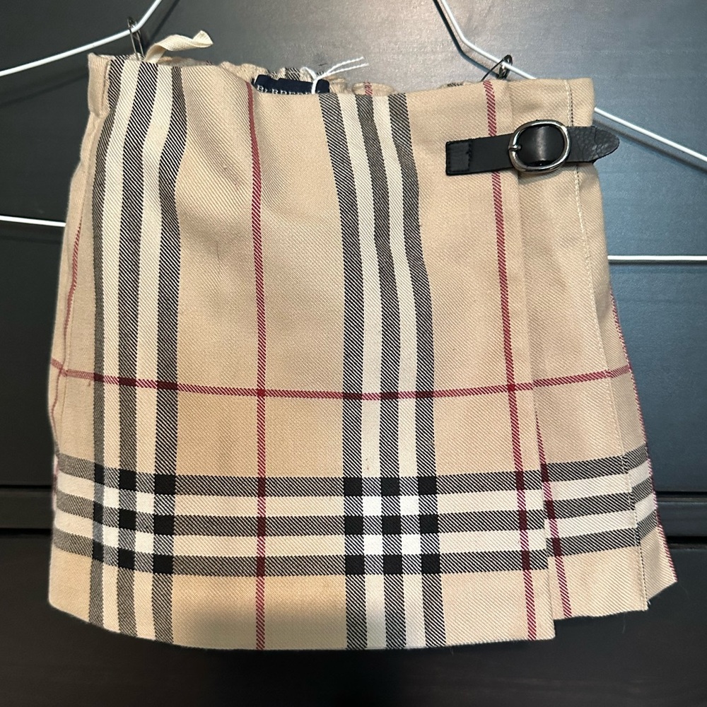 Burberry skirt
